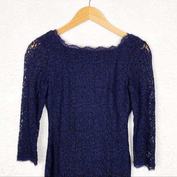 Cache Navy Blue Fitted Lace Mini Dress 0 - Picture 4 of 10